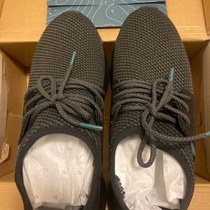 Brand new Vessi Classic Sneakers!